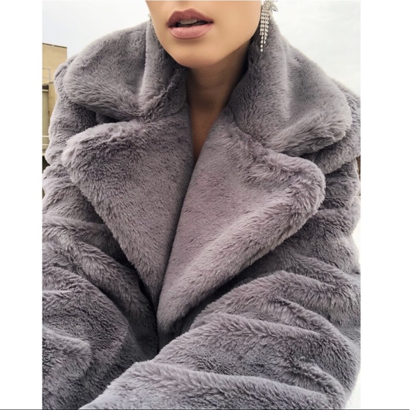 Last 1✨Vana Gray Bell Sleeve Faux Fur Coat - Picture 5 of 8